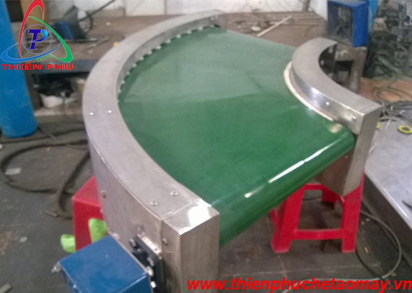 Băng Tải Góc Cong